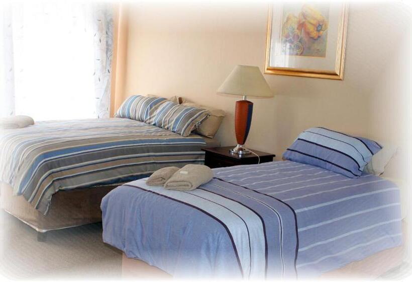 דירת שלושה חדרים, Airport Lodge Guest House
