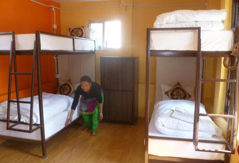 تختخواب در اتاق مشترک, Andes House