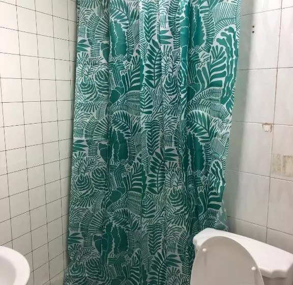 Cameră Triplă Standard, Hostel Metro