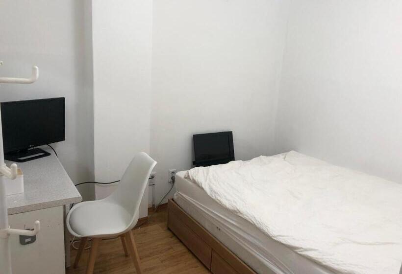 Номер Стандарт, Hostel Metro