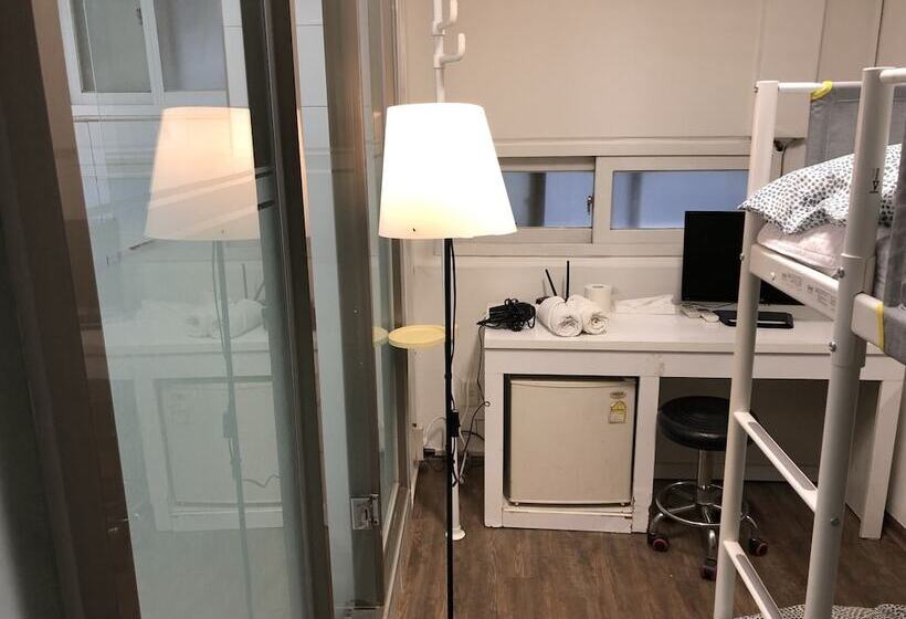 اتاق استاندارد, Hostel Metro