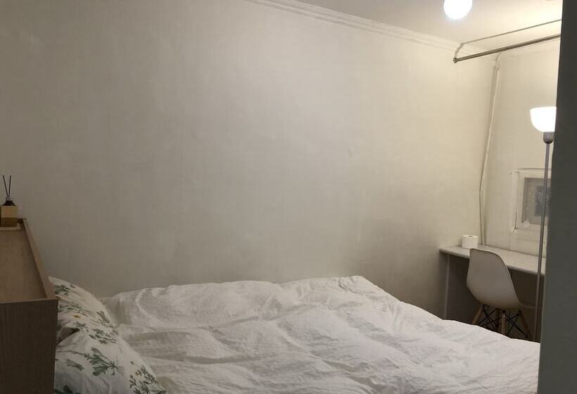 اتاق استاندارد, Hostel Metro