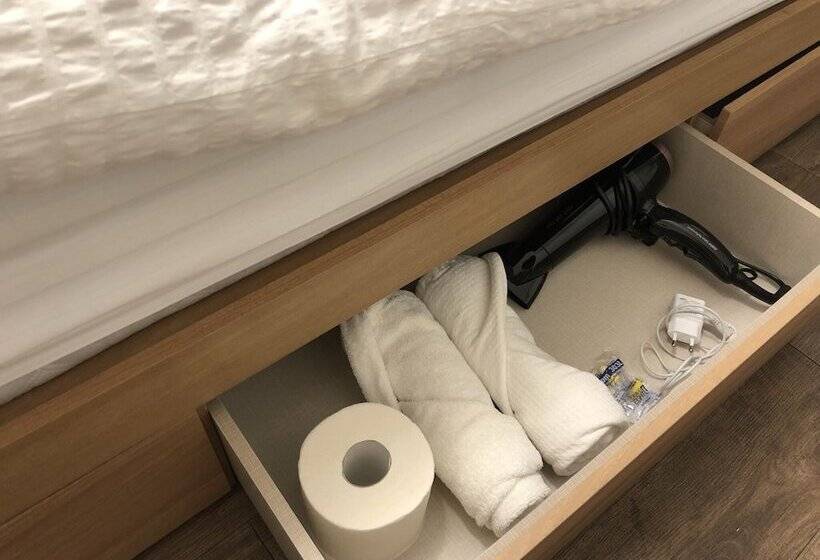 Номер Стандарт, Hostel Metro