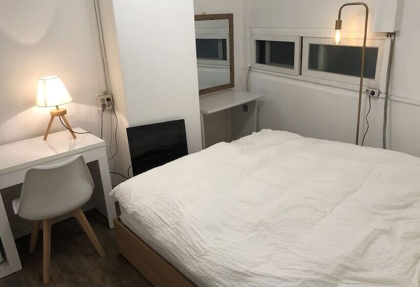 اتاق استاندارد, Hostel Metro