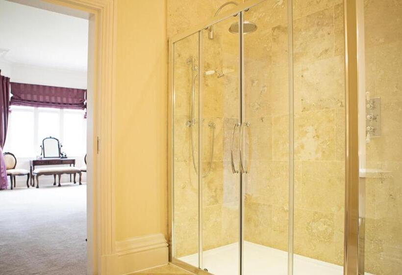 غرفة ديلوكس, Manor By The Lake