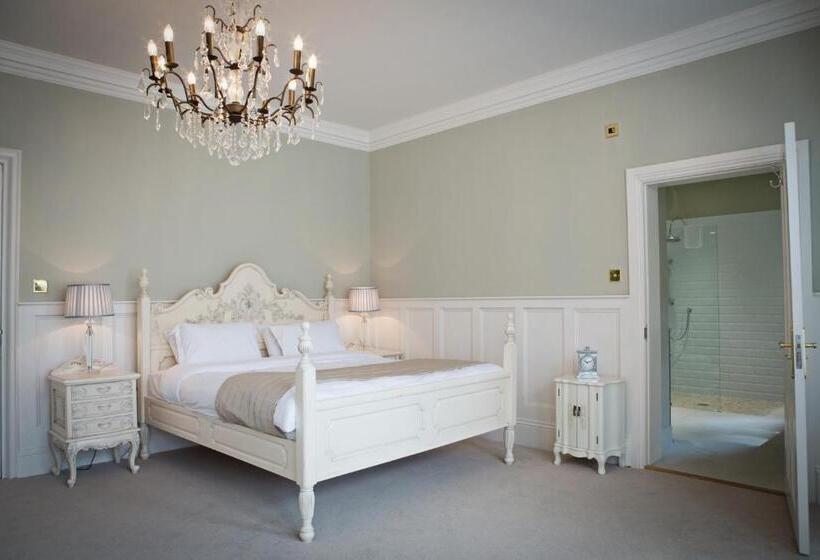 غرفة قياسية لذوى الاحتياجات الخاصة, Manor By The Lake