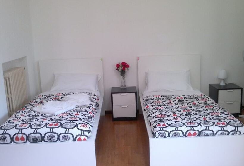 Economy Quadruple Room with Shared Bathroom, Venice Bangla Guest House