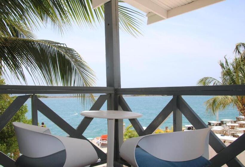 اتاق راحتی با چشمانداز دریا, Coral Reef Beach