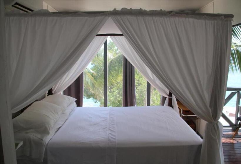 اتاق راحتی با چشمانداز دریا, Coral Reef Beach