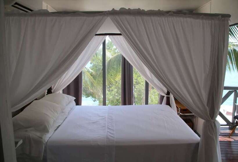 اتاق راحتی با چشمانداز دریا, Coral Reef Beach