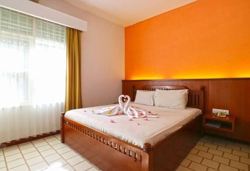 بانگلوی استاندارد, Aquarius Star