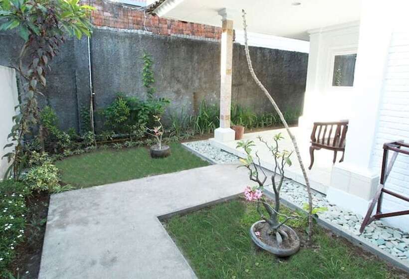 بانگلوی استاندارد, Aquarius Star