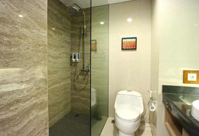 اتاق لوکس, Aquarius Star