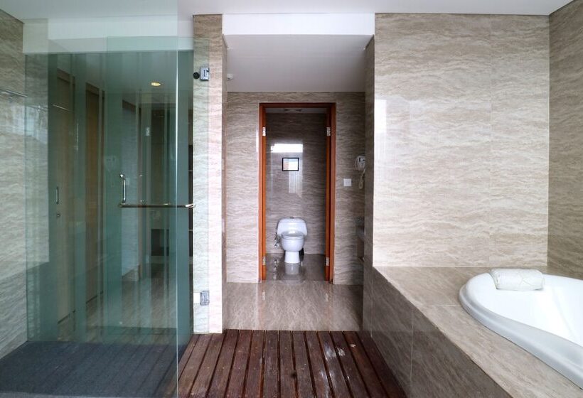 سوئیت دلوکس 2 خوابه, Aquarius Star