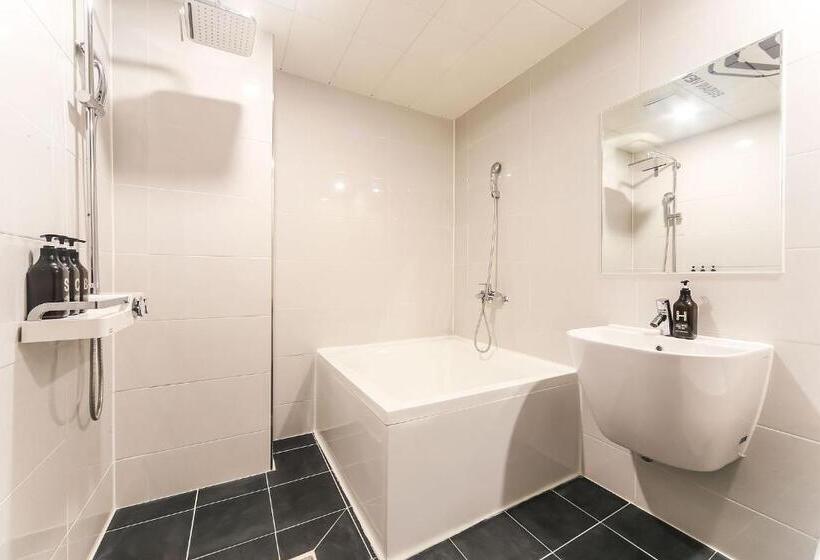 디럭스 룸, Busan Station Busan View