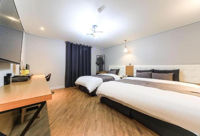 디럭스 룸, Busan Station Busan View