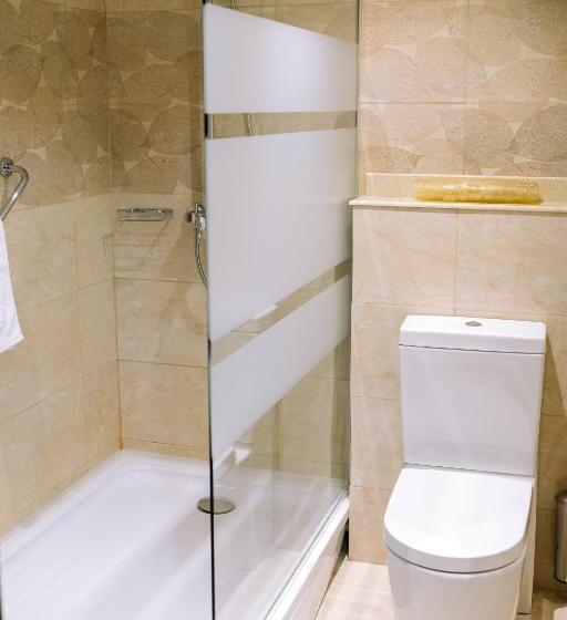 اتاق لوکس با تخت بزرگ, Holiday Inn Aktau, An Ihg