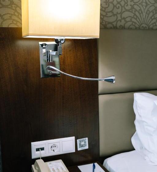 اتاق لوکس با تخت بزرگ, Holiday Inn Aktau, An Ihg