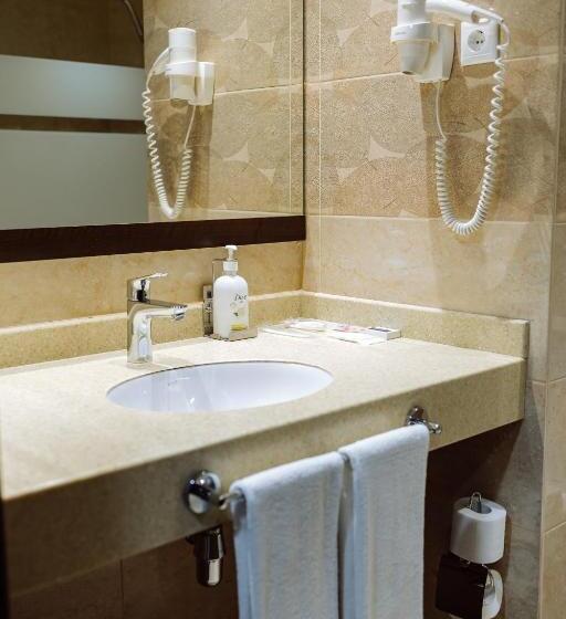 اتاق اجرایی با تخت بزرگ, Holiday Inn Aktau, An Ihg
