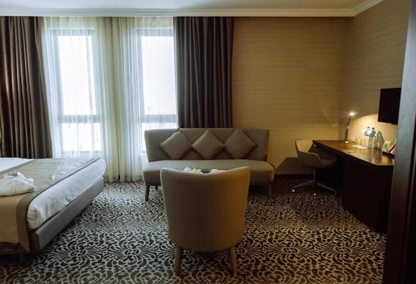 اتاق اجرایی با تخت بزرگ, Holiday Inn Aktau, An Ihg