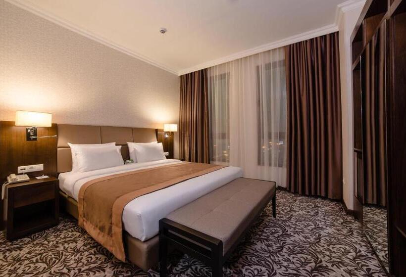 اتاق اجرایی با تخت بزرگ, Holiday Inn Aktau, An Ihg