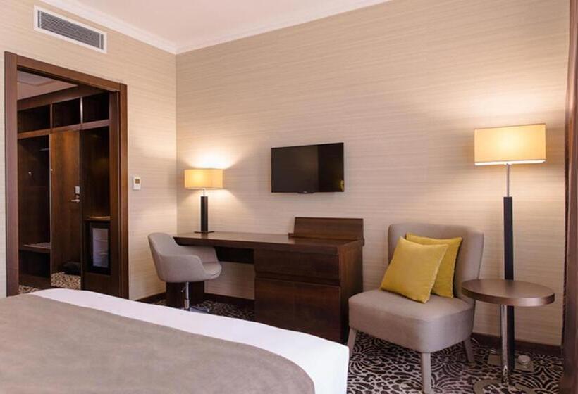 اتاق استاندارد با تخت بزرگ برای معلولان, Holiday Inn Aktau, An Ihg