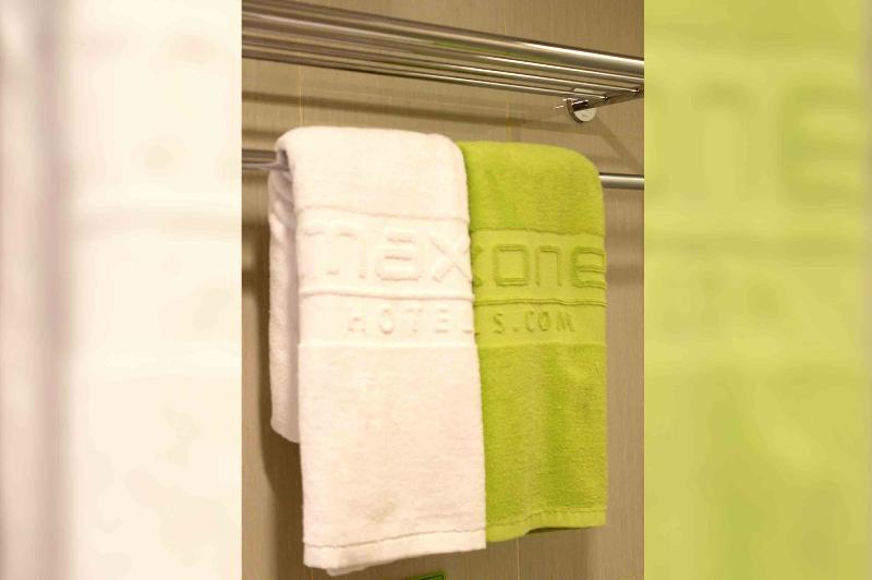 Номер Стандарт, Maxone Signature Glodok Jakarta