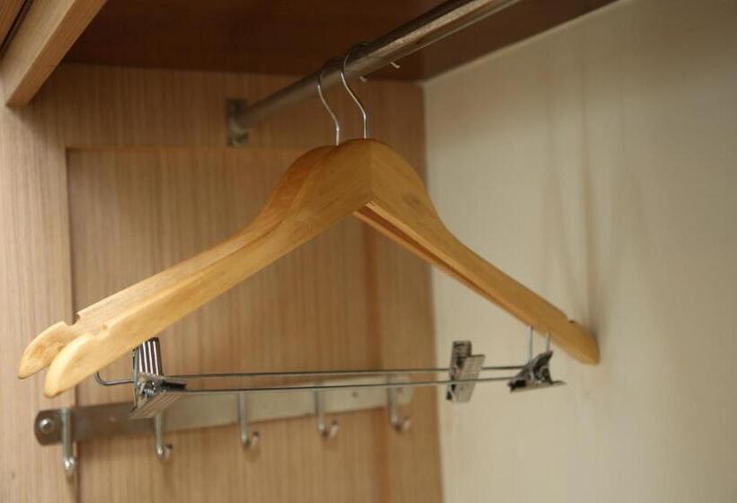 スタンダードトリプルルーム, My Fame