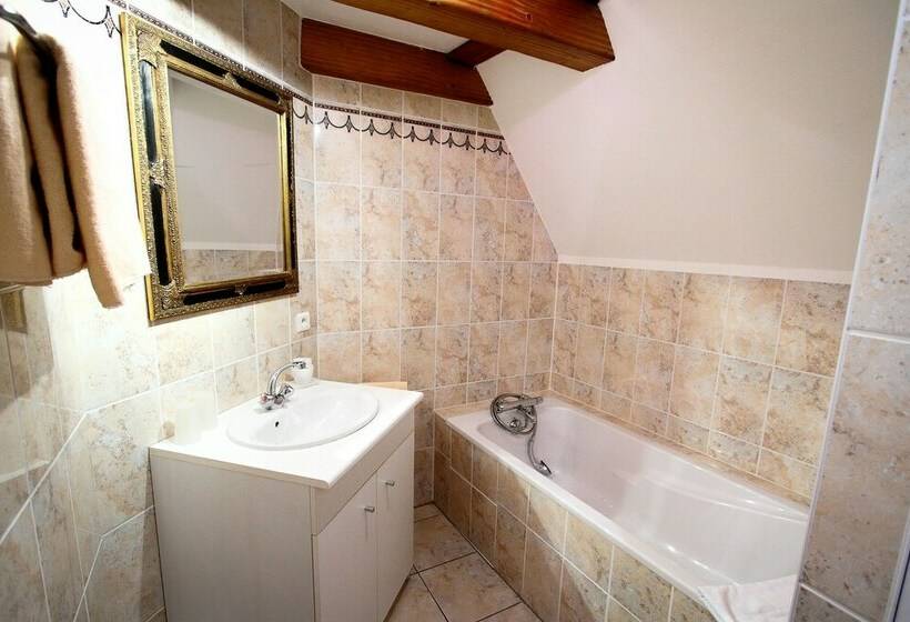 جناح, Roger Hassenforder Hôtel Restaurant