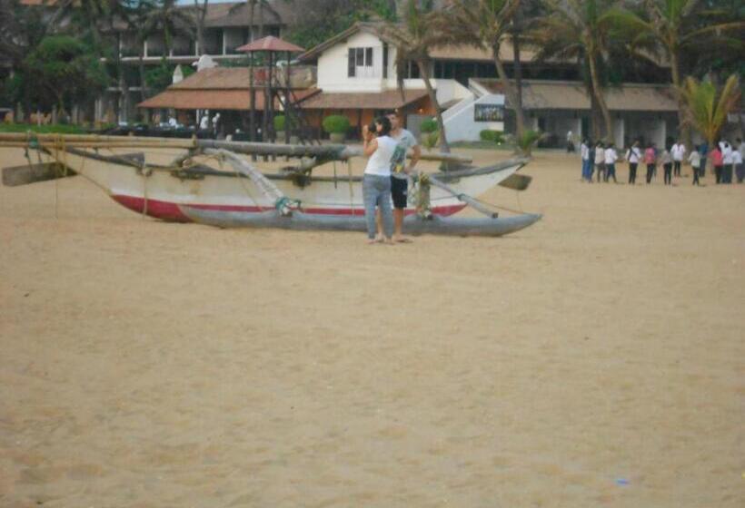 חדר סטנדרט לארבעה, Shanith Guesthouse Negombo