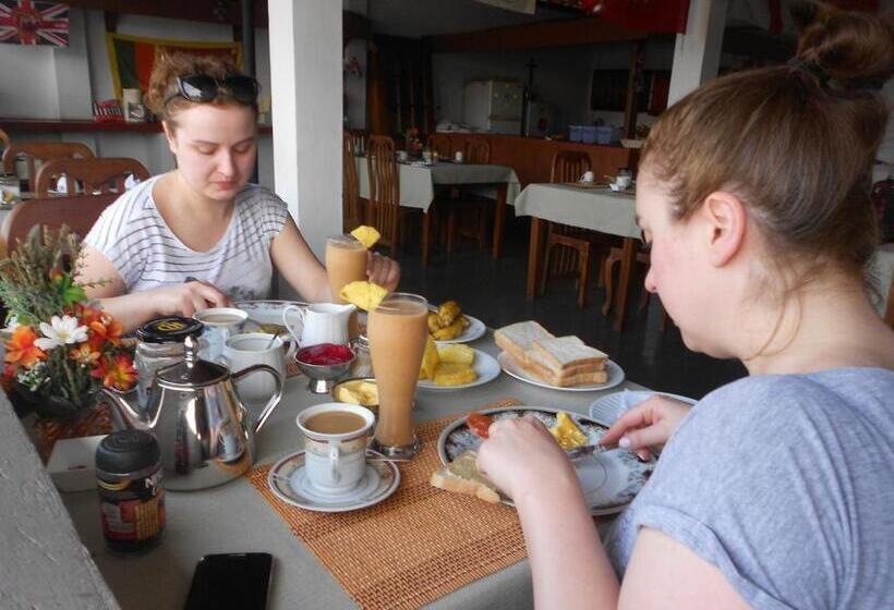 Четырехместный Номер Стандарт, Shanith Guesthouse Negombo
