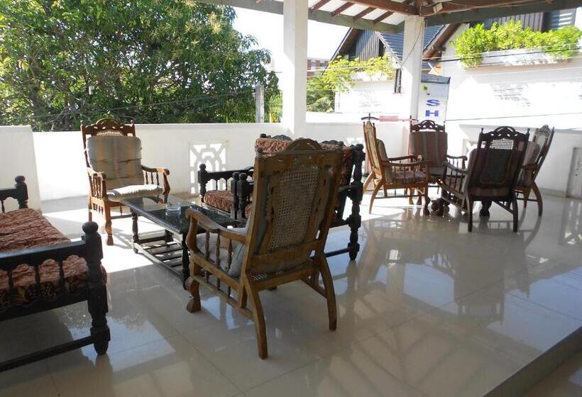 חדר סטנדרט לארבעה, Shanith Guesthouse Negombo