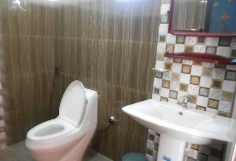 חדר סטנדרט לארבעה, Shanith Guesthouse Negombo