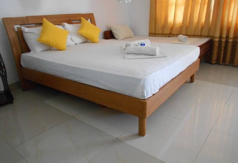 חדר סטנדרט לארבעה, Shanith Guesthouse Negombo