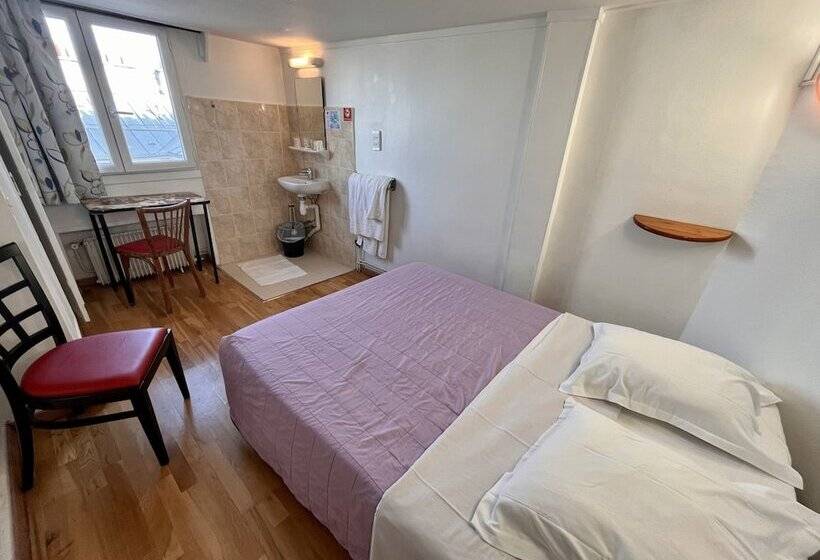 バスルーム共有のシングルスタンダード, Tiquetonne