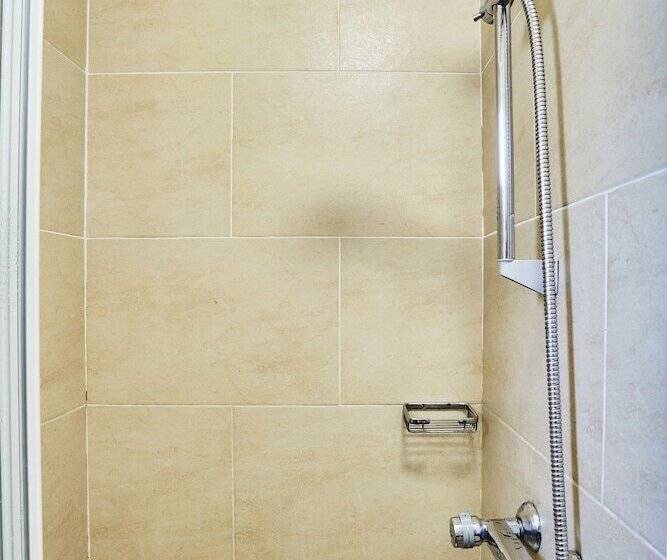 バス共有のスタンダードルーム, Tiquetonne