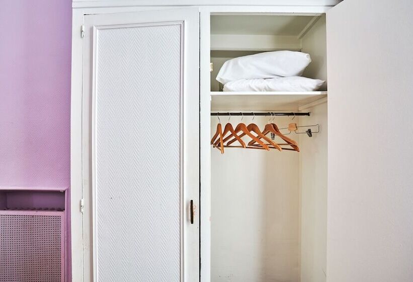 バス共有のスタンダードルーム, Tiquetonne