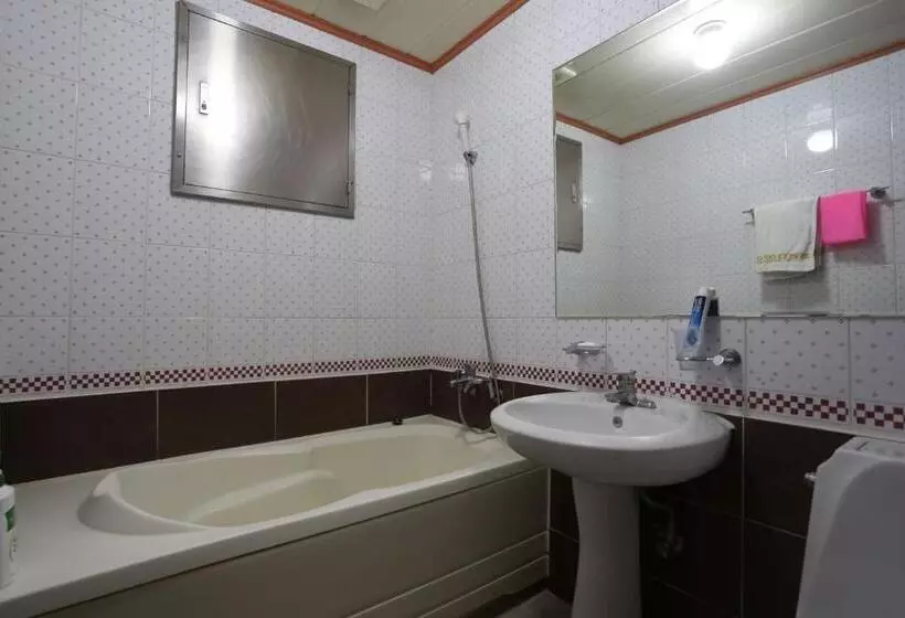 اتاق استاندارد, Paradaise Motel