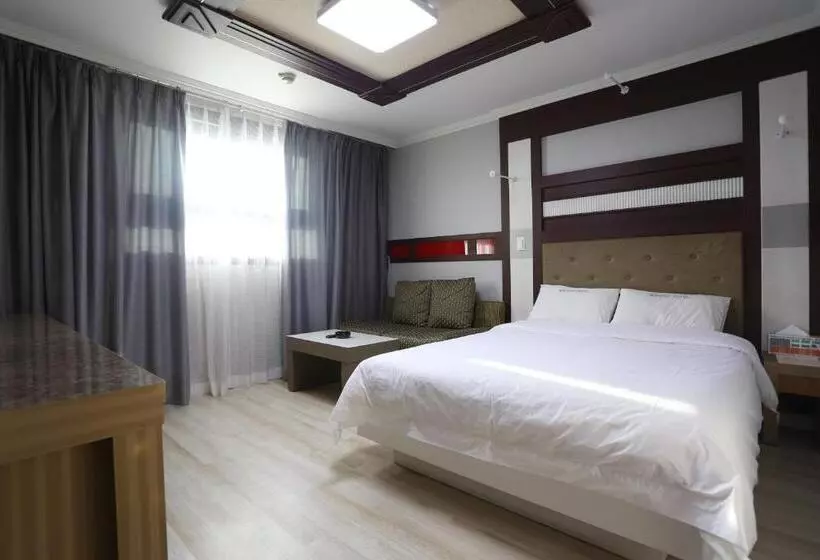 اتاق استاندارد, Paradaise Motel