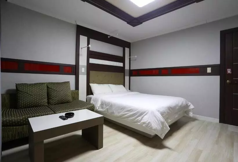 اتاق استاندارد, Paradaise Motel