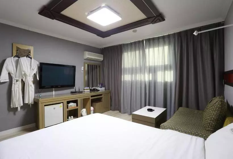 اتاق استاندارد, Paradaise Motel