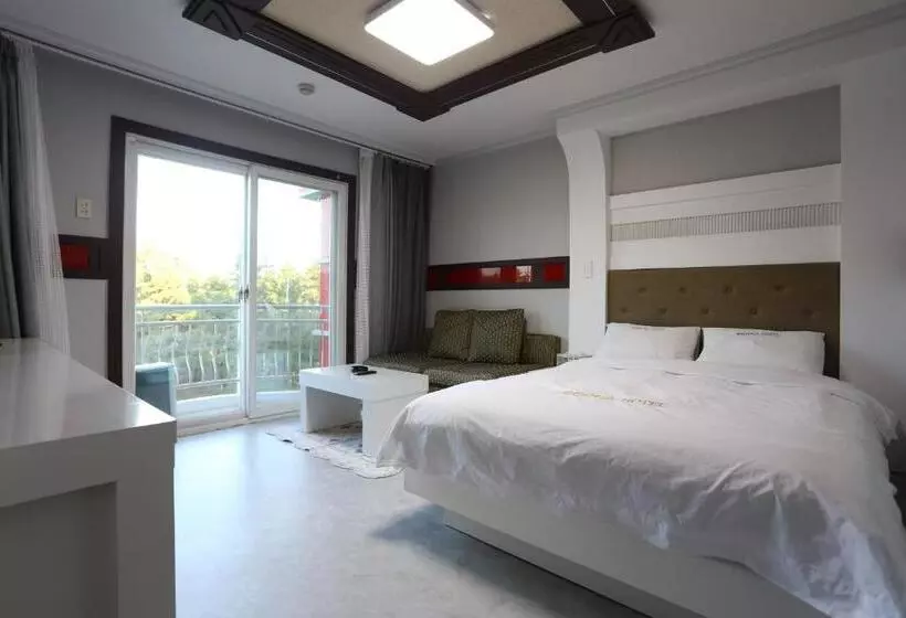 اتاق لوکس, Paradaise Motel