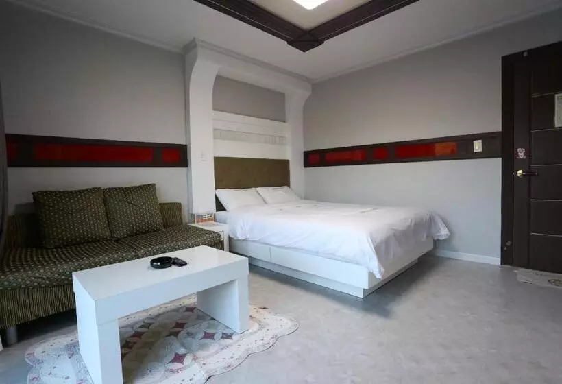 اتاق لوکس, Paradaise Motel
