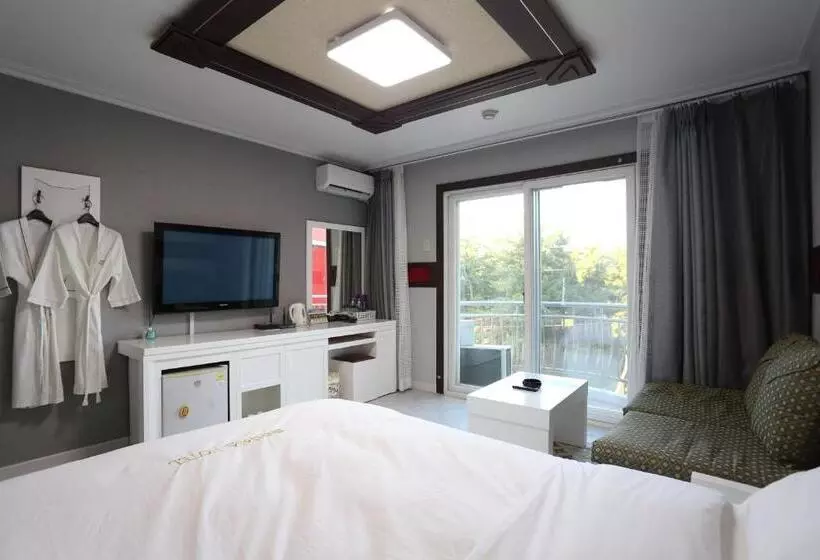 اتاق لوکس, Paradaise Motel