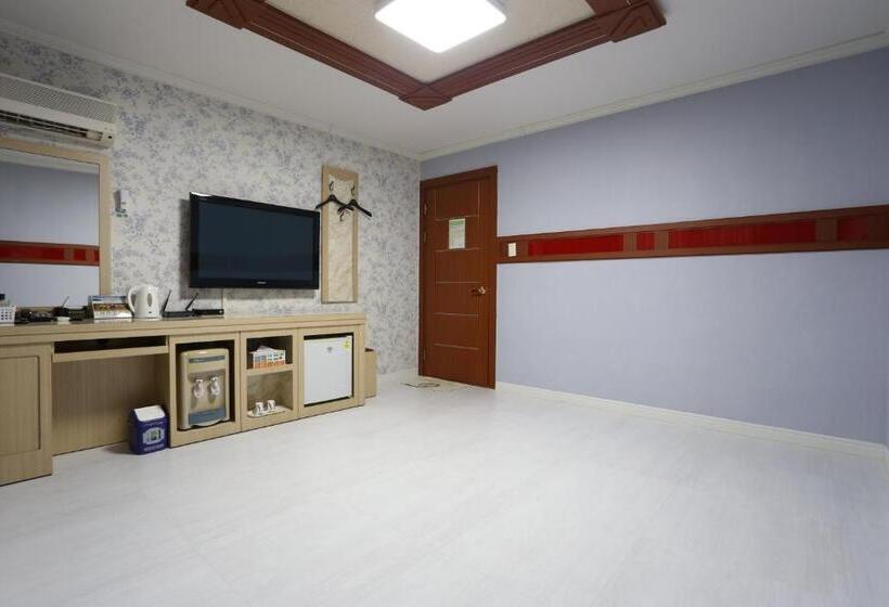 Quarto Estandar, Paradaise Motel