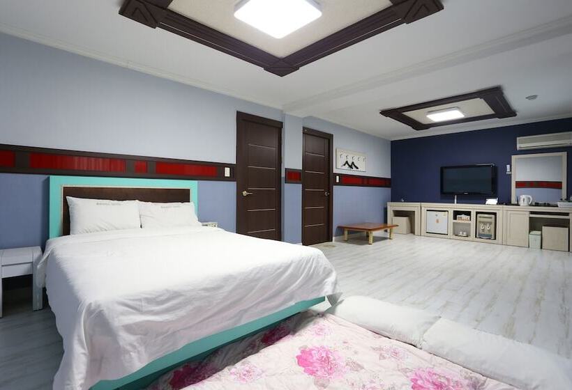 Семейный Номер, Paradaise Motel