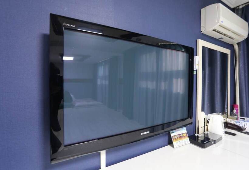 패밀리 룸, Paradaise Motel