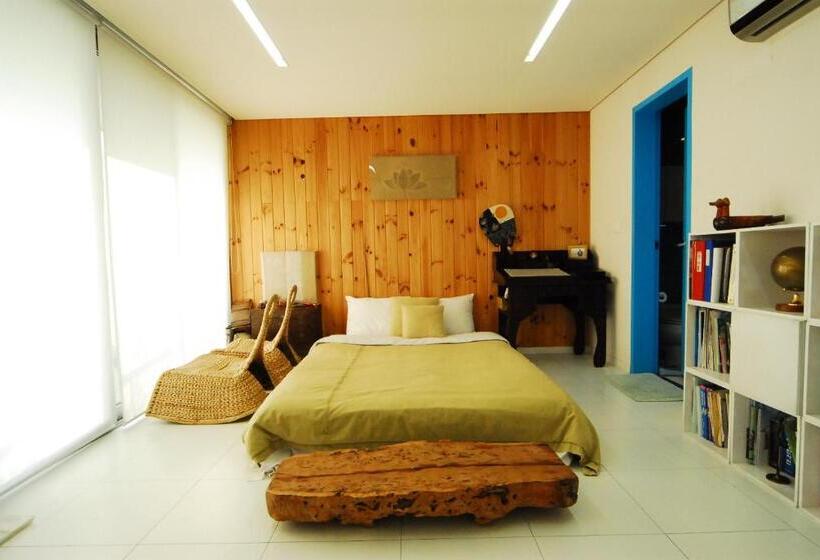 Quarto Estandar, Motif No.1 Guest House