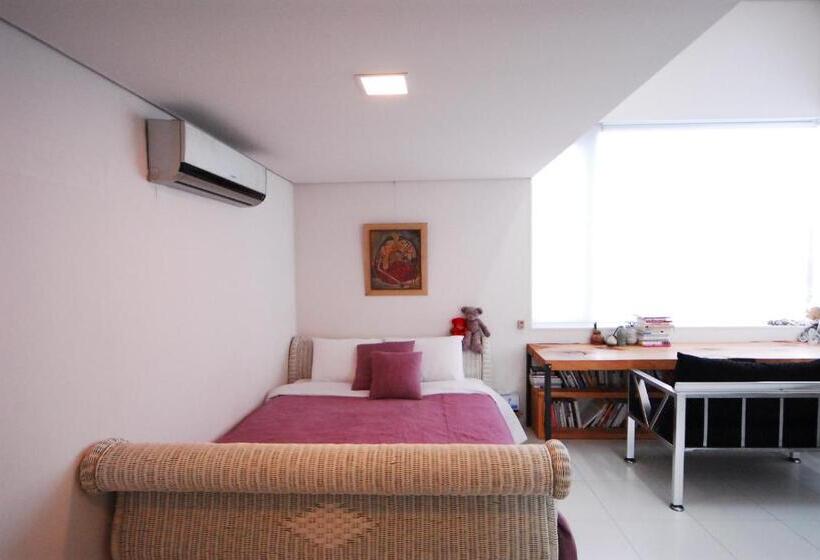 Quarto Estandar, Motif No.1 Guest House