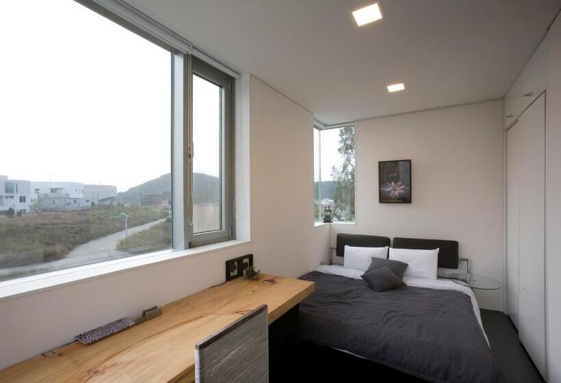 Suíte, Motif No.1 Guest House